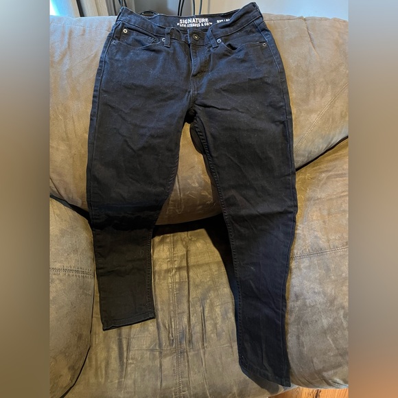 Men’s/ young men’s- W28 L30 Black Levi jeans - Picture 2 of 4